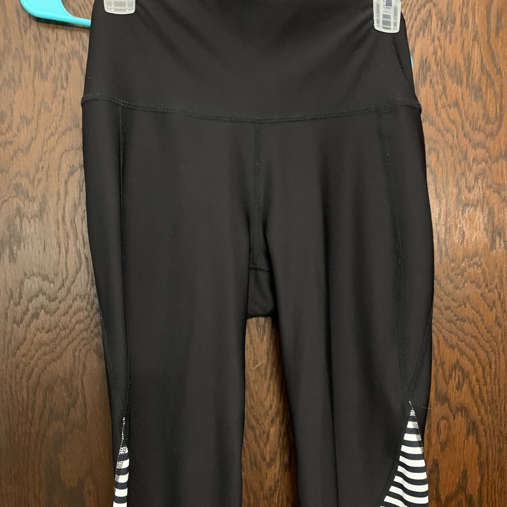 Black and white striped athletic legging